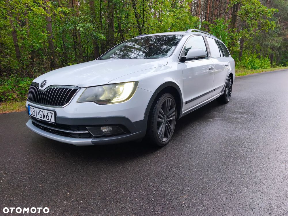 Skoda Superb 2.0 TDI Platinum Outdoor DSG - 4