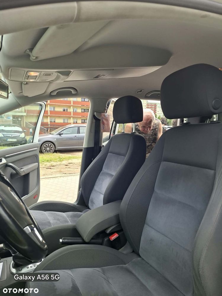 Volkswagen Touran 2.0 TDI DPF Cross DSG - 5