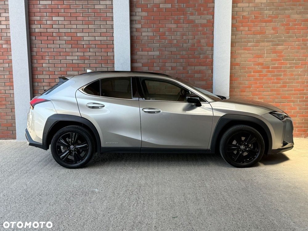 Lexus UX - 7