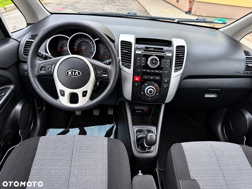 Kia Venga - 15
