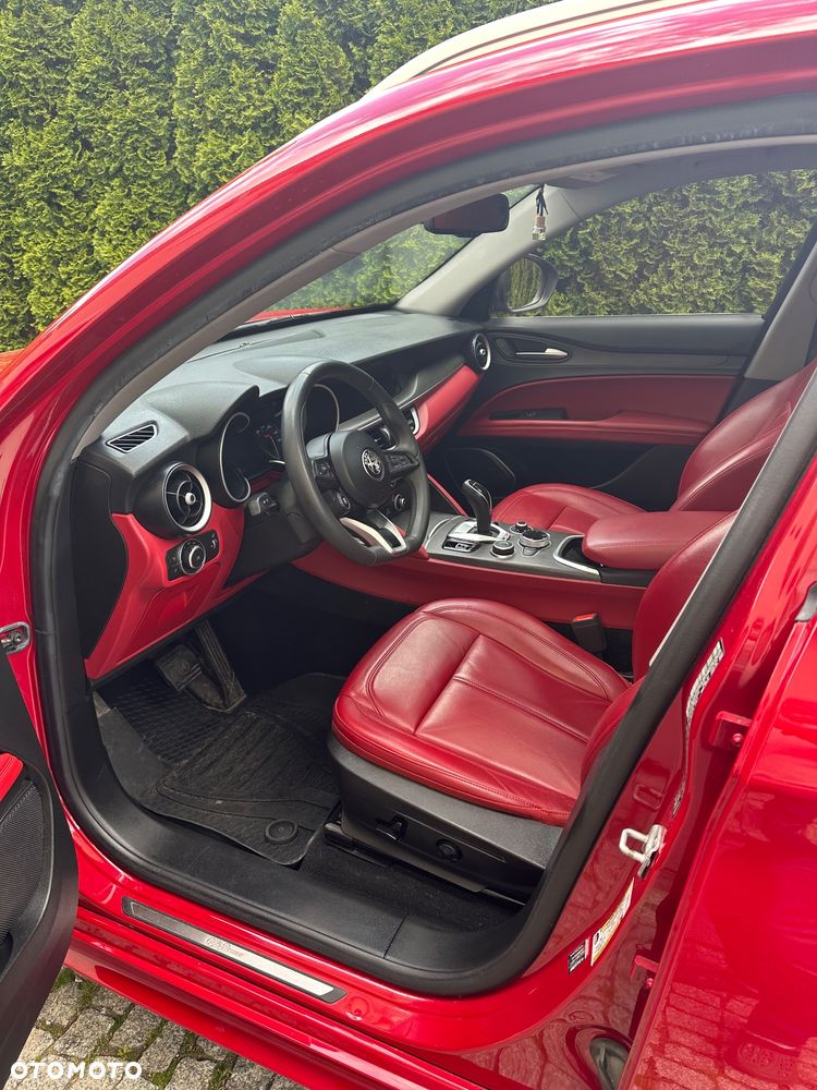 Alfa Romeo Stelvio 2.0 Turbo TI Q4 - 12