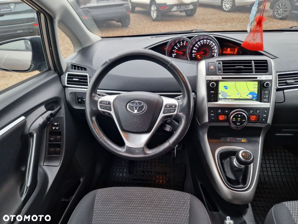 Toyota Verso 1.6 D-4D Premium - 16