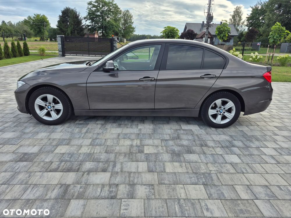 BMW Seria 3 316d - 10