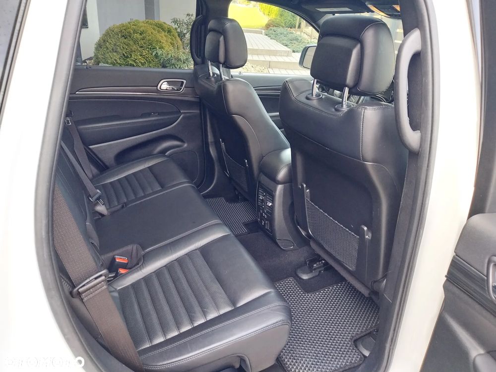 Jeep Grand Cherokee - 11