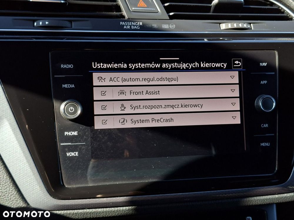 Volkswagen Touran 2.0 TDI BMT Active DSG - 23