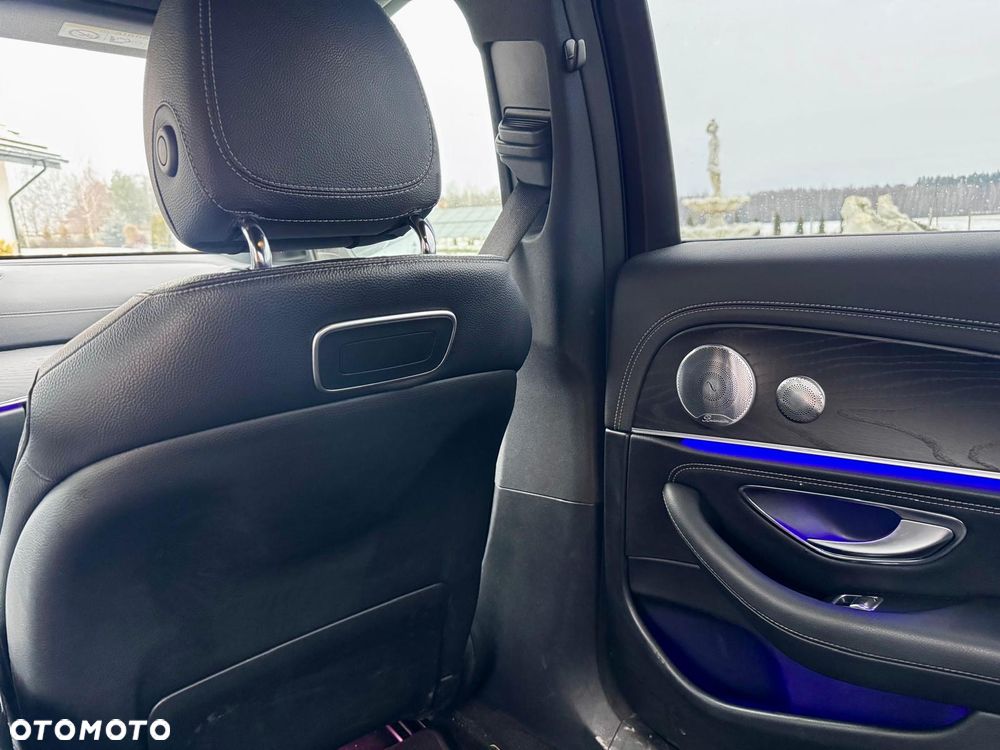 Mercedes-Benz Klasa E 220 d 4-Matic 9G-TRONIC - 17