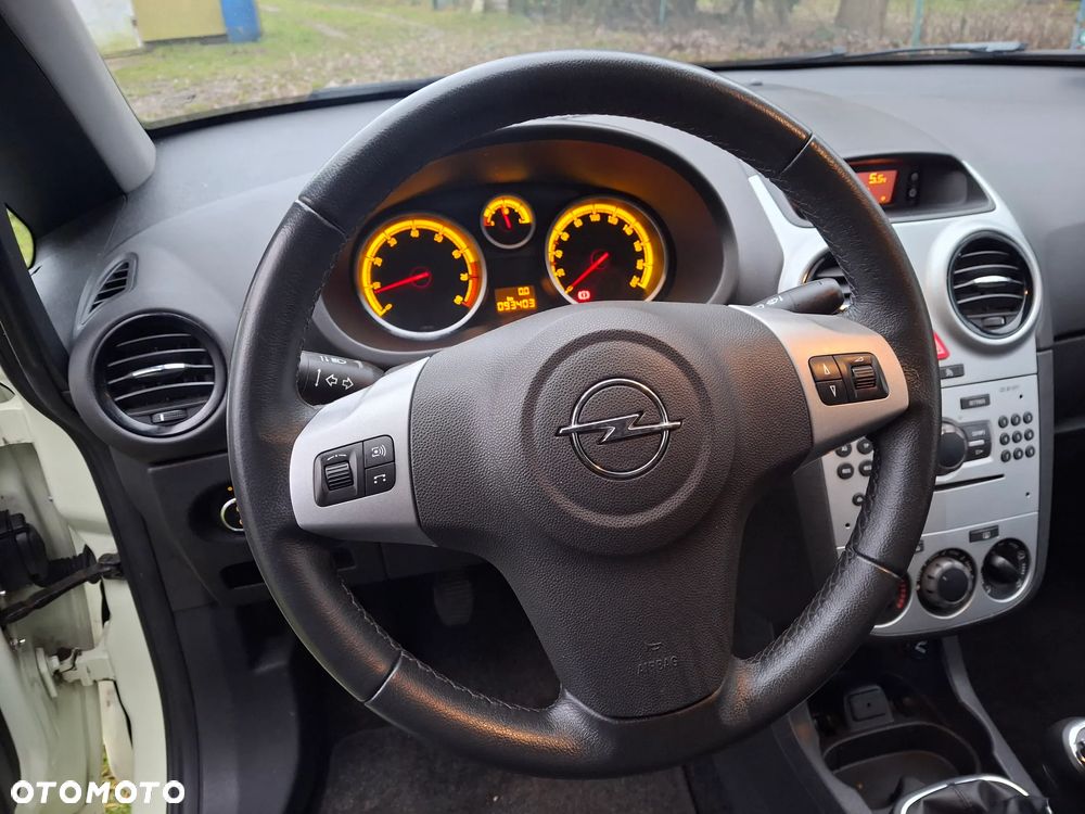 Opel Corsa 1.4 16V Satellite - 14