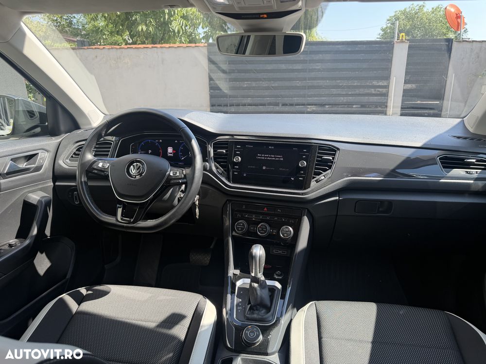 Volkswagen T-Roc - 9