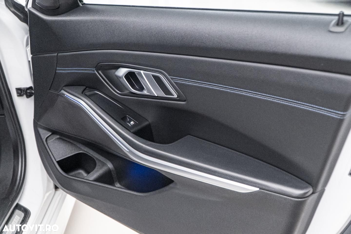 BMW Seria 3 320d xDrive AT M Sport - 38