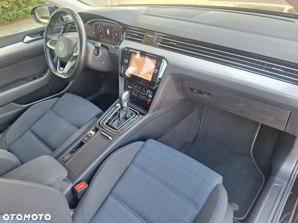 Volkswagen Passat - 16