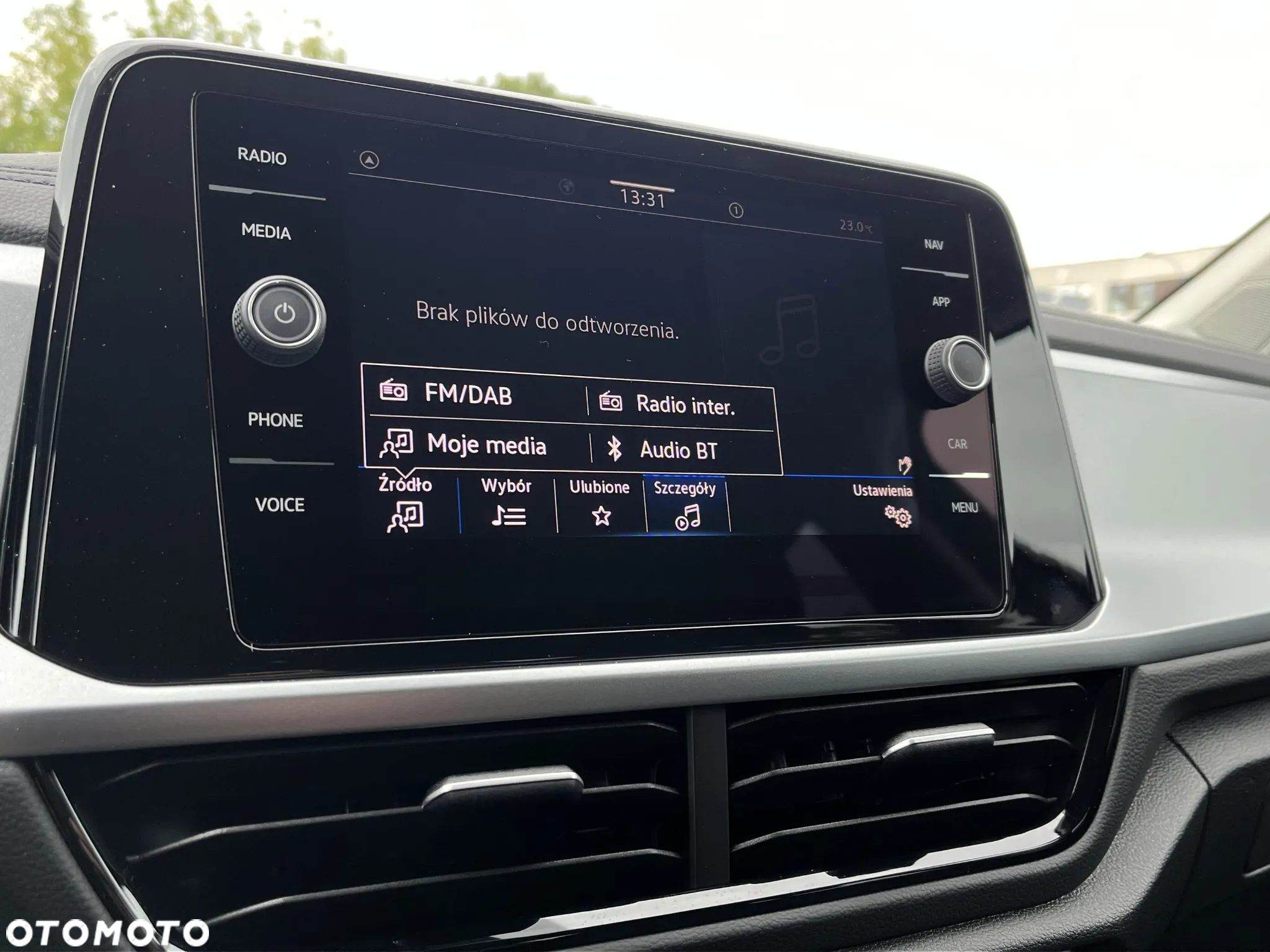 Volkswagen T-Roc 1.5 TSI Life Plus DSG - 24