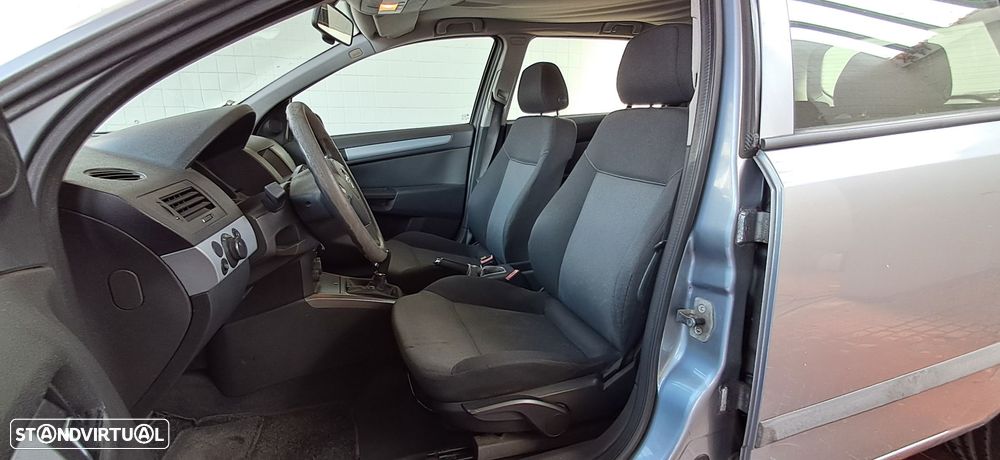 Opel Astra 1.3 CDTi Enjoy - 10