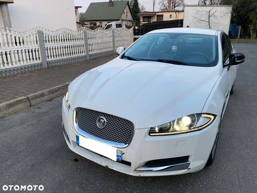 Jaguar XF 3.0 V6 D Luxury - 5