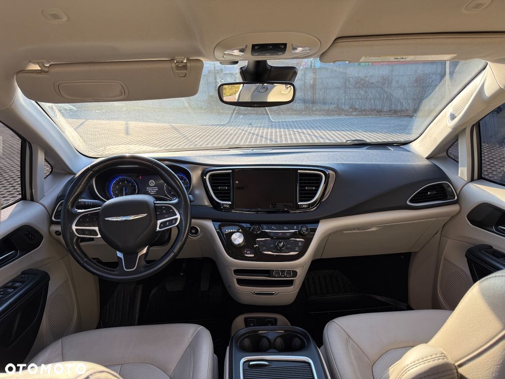 Chrysler Pacifica - 9