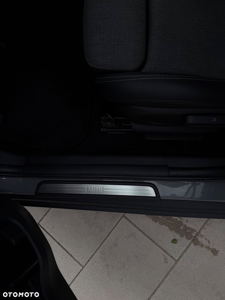 MINI Countryman Cooper Classic Trim - 17