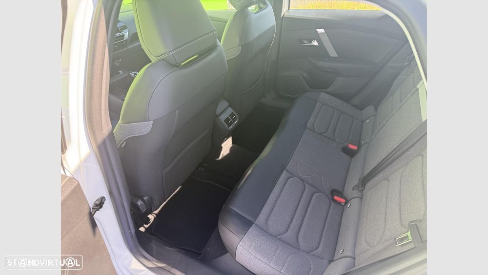 Citroën C4 1.2 PureTech Plus - 11