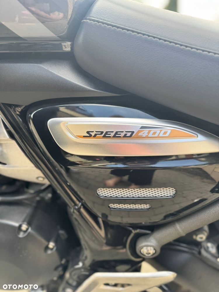 Triumph Inny - 9