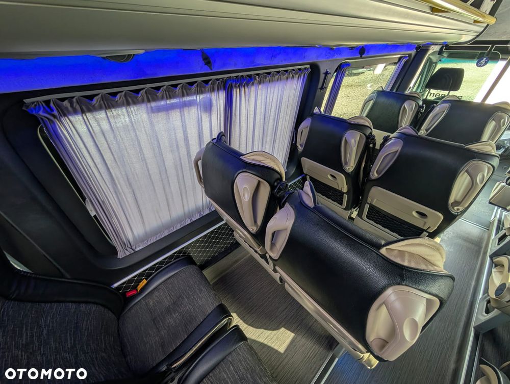 Mercedes-Benz Sprinter 517 - 22