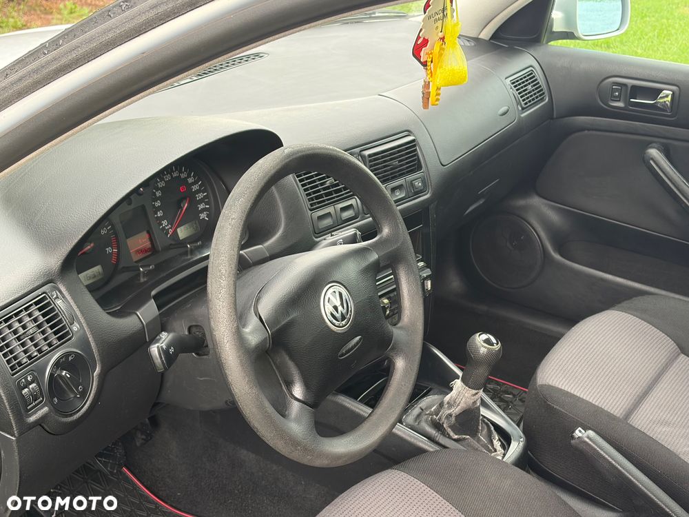 Volkswagen Golf 1.6 Comfortline - 8