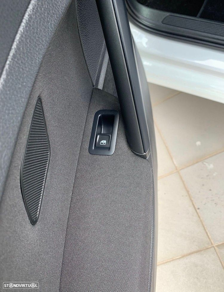 VW Golf 1.6 TDI Confortline - 19