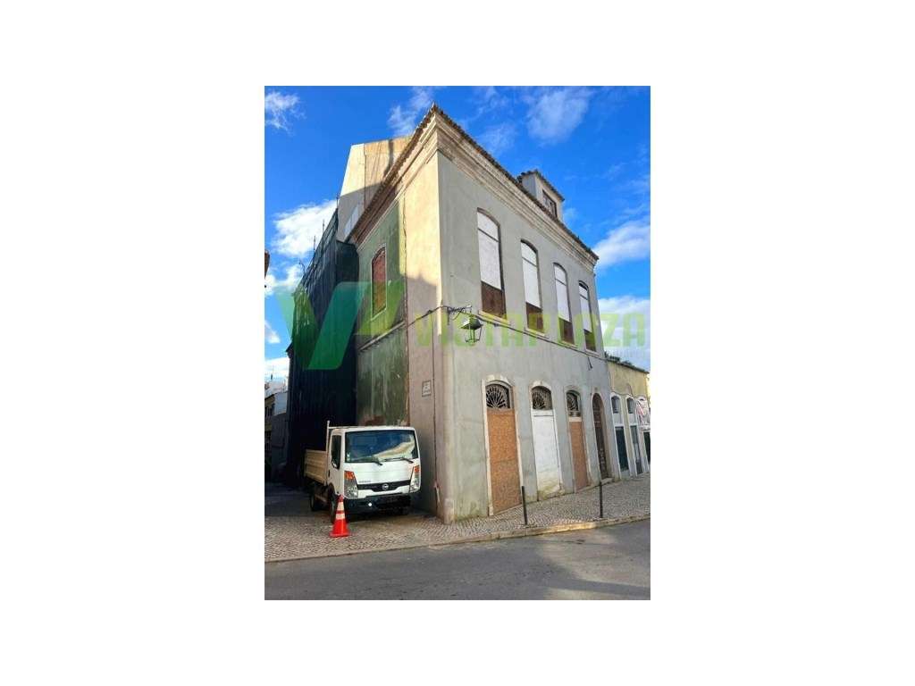 Palacete para reabilitação com projeto no centro histórico de Portimão - Grande imagem: 3/8