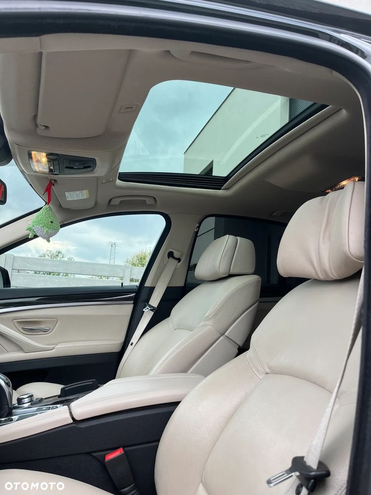 BMW Seria 5 530d xDrive Sport-Aut Luxury Line - 21