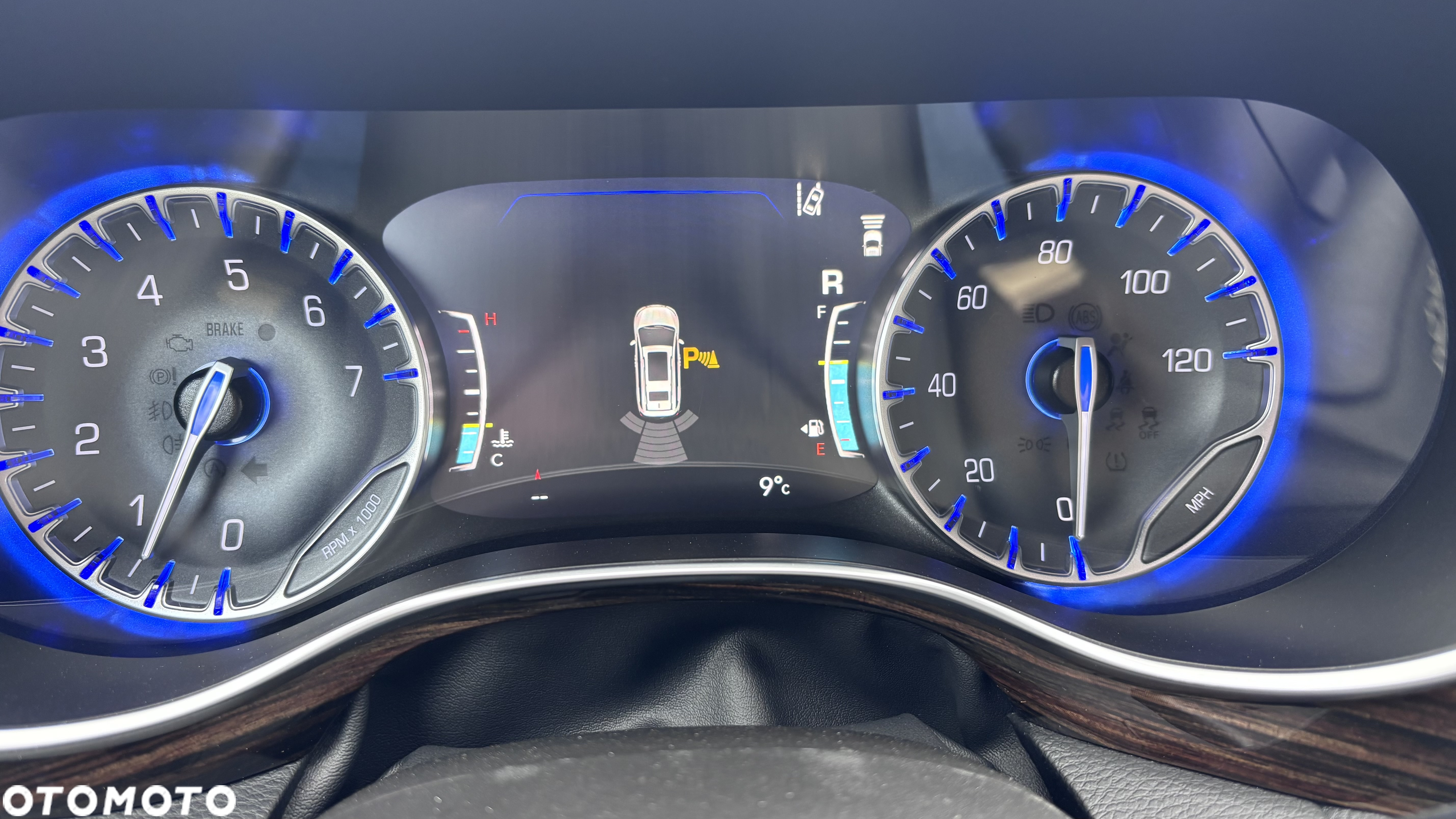 Chrysler Pacifica - 38
