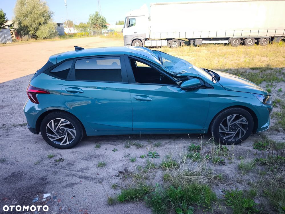 Hyundai i20 blue 1.2 Pure - 3