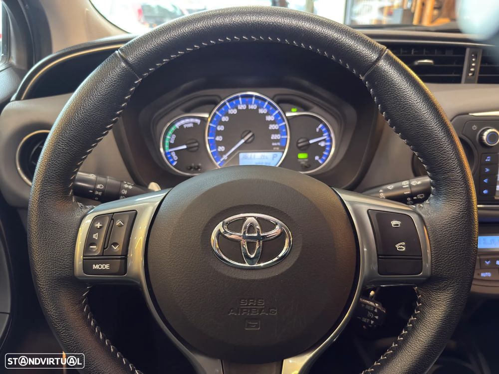 Toyota Yaris 1.5 HSD Active - 23