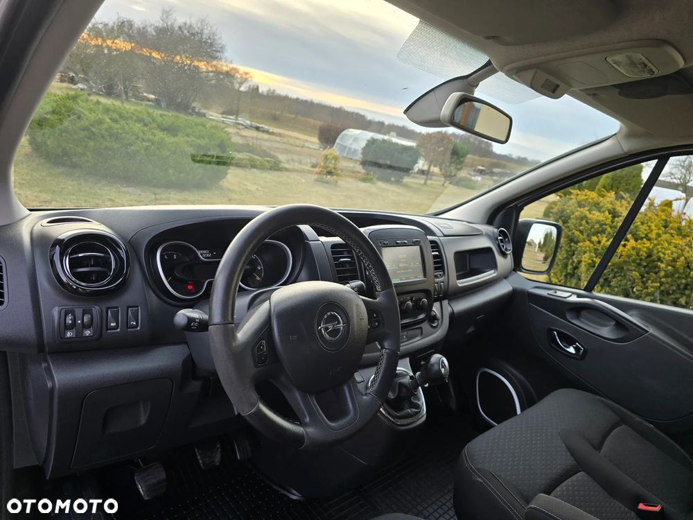 Opel Vivaro - 11