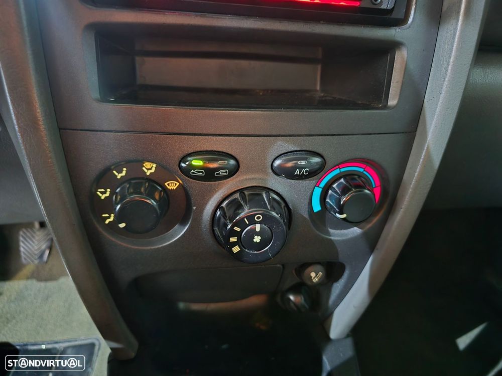 Hyundai Santa Fe 2.0 CRDi Fun 2WD - 11
