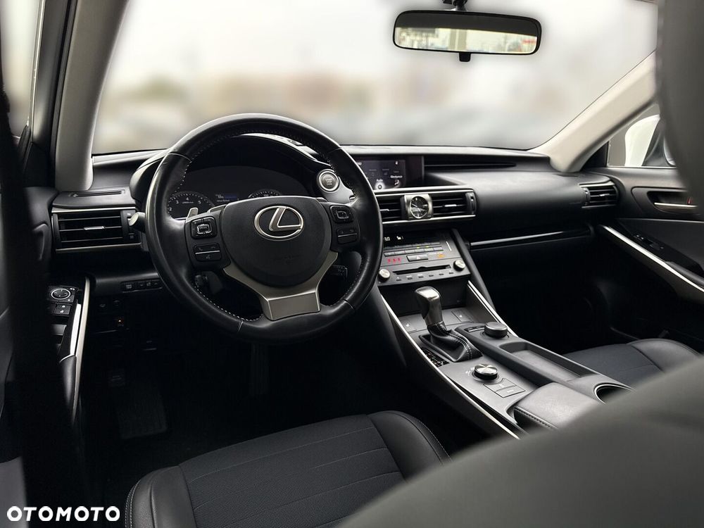 Lexus IS - 17