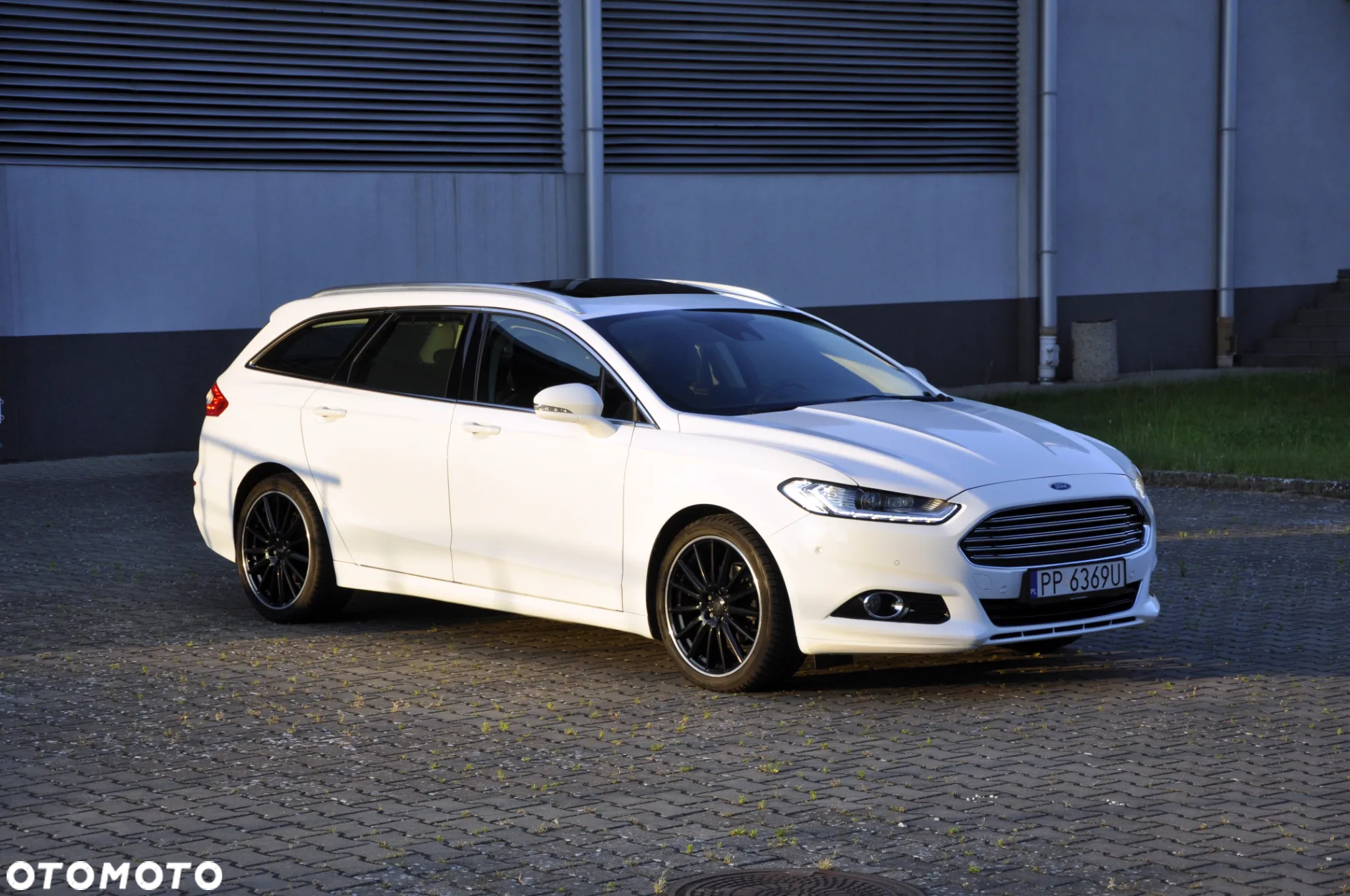 Ford Mondeo Turnier 2.0 TDCi PowerShift-Aut Allrad Titanium - 9