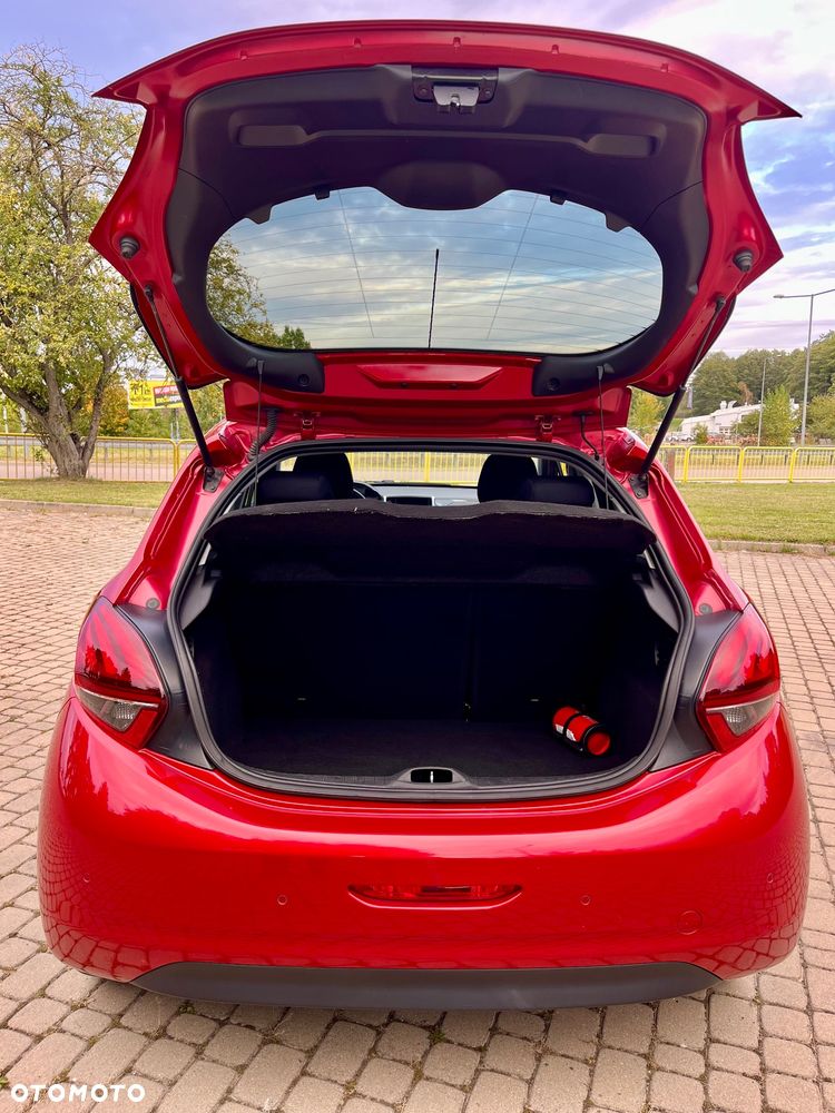 Peugeot 208 1.2 PureTech GPF Signature S&S - 16
