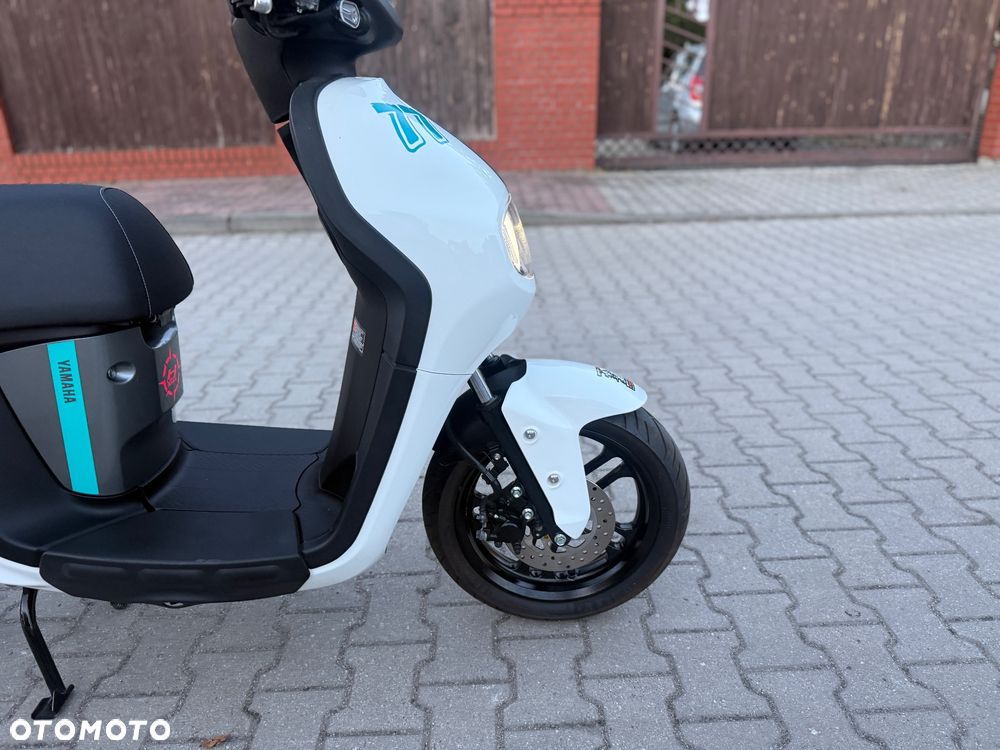 Yamaha Neos - 8