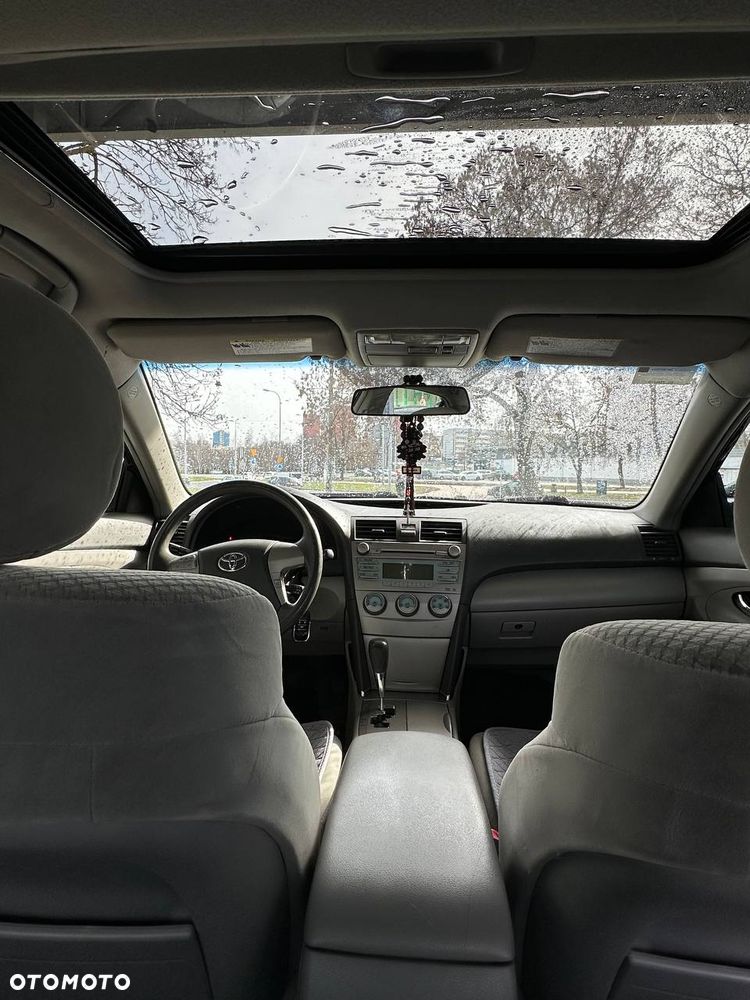 Toyota Camry - 7