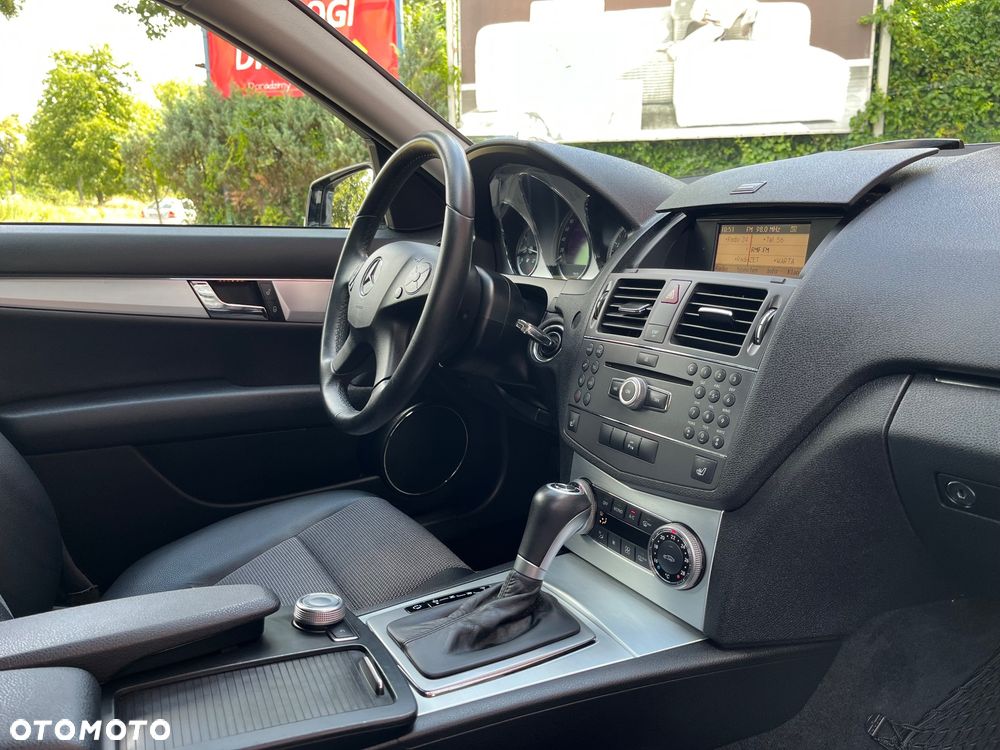 Mercedes-Benz Klasa C 180 Kompressor Automatik BlueEFFICIENCY Avantgarde - 29