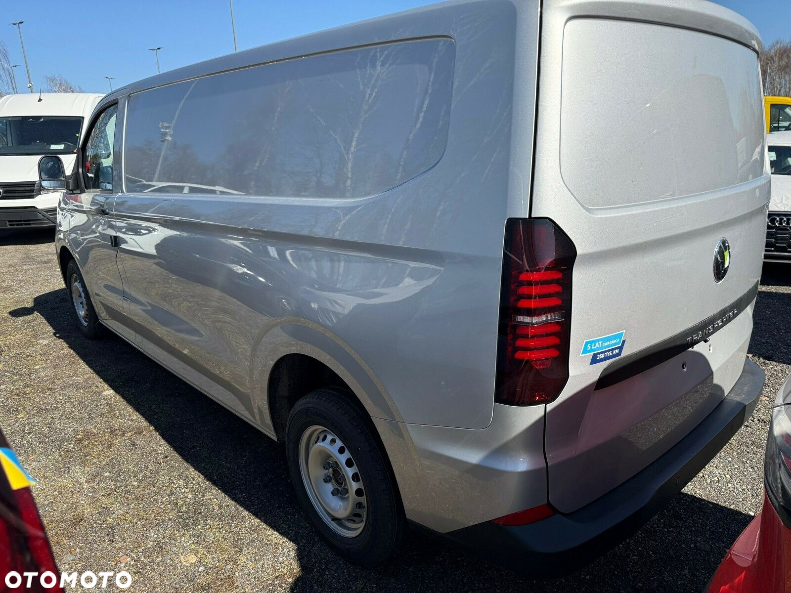 Volkswagen Transporter Transporter Furgon silnik: 2,0 l TDI 150 KM / skrzynia biegów: 6-biegowa manualna rozstaw osi: 3500 mm - 2