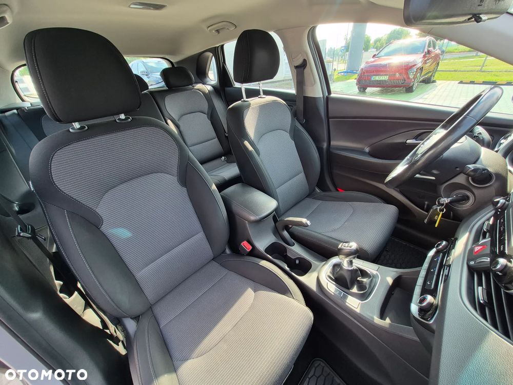 Hyundai i30 1.5 DPI Modern - 16