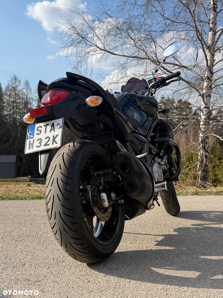 Suzuki Gladius - 7