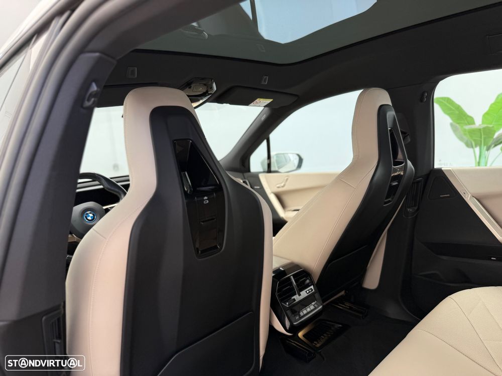 BMW iX xDrive 40 Pack Desportivo - 6