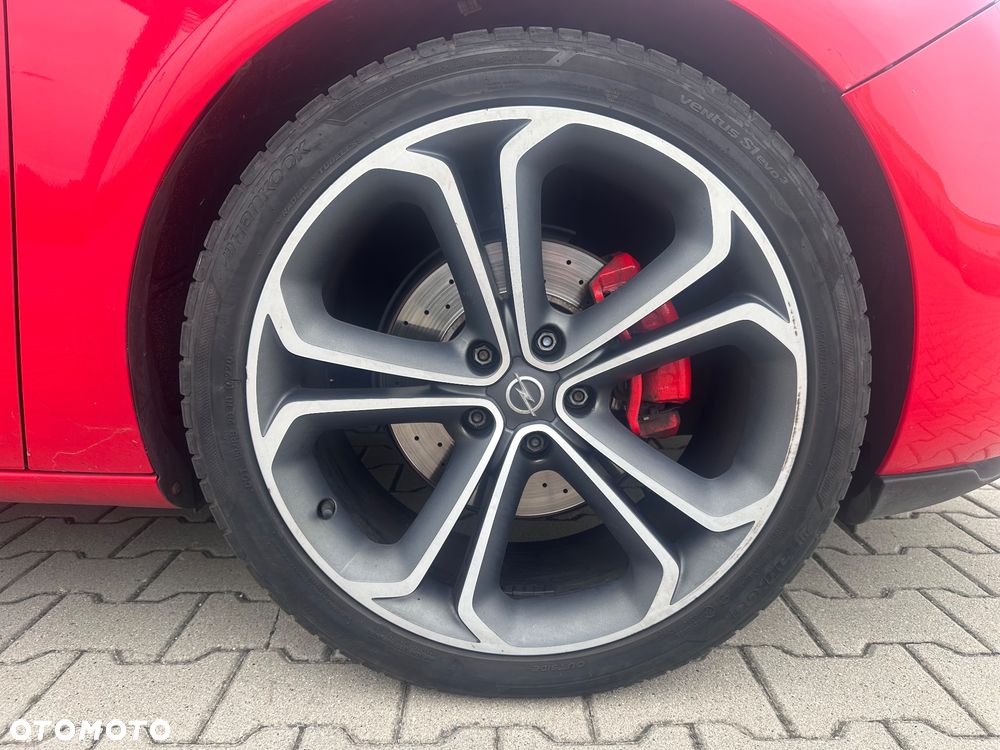 Opel Astra GTC 1.6 Turbo Cosmo - 11