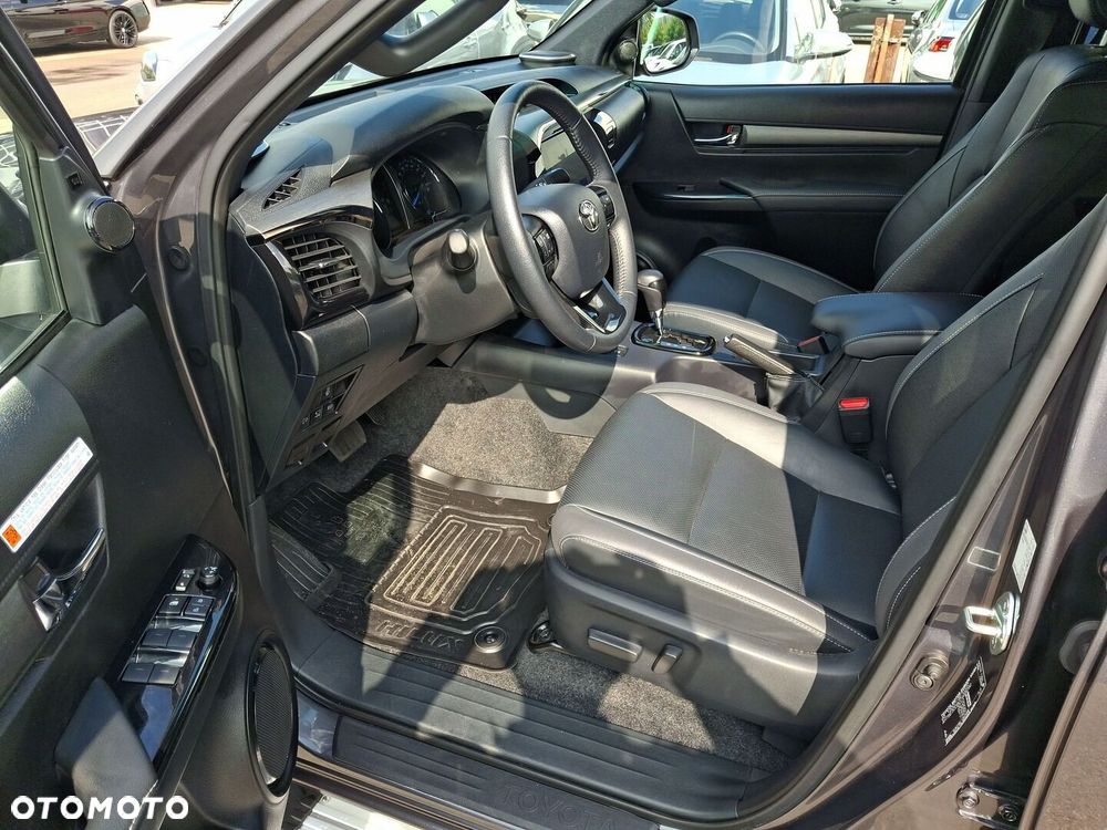 Toyota Hilux 2.8 D-4D mHEV Double Cab Invincible 4x4 - 9