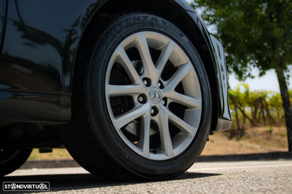 Lexus IS 200 d P.Executive 6G - 32