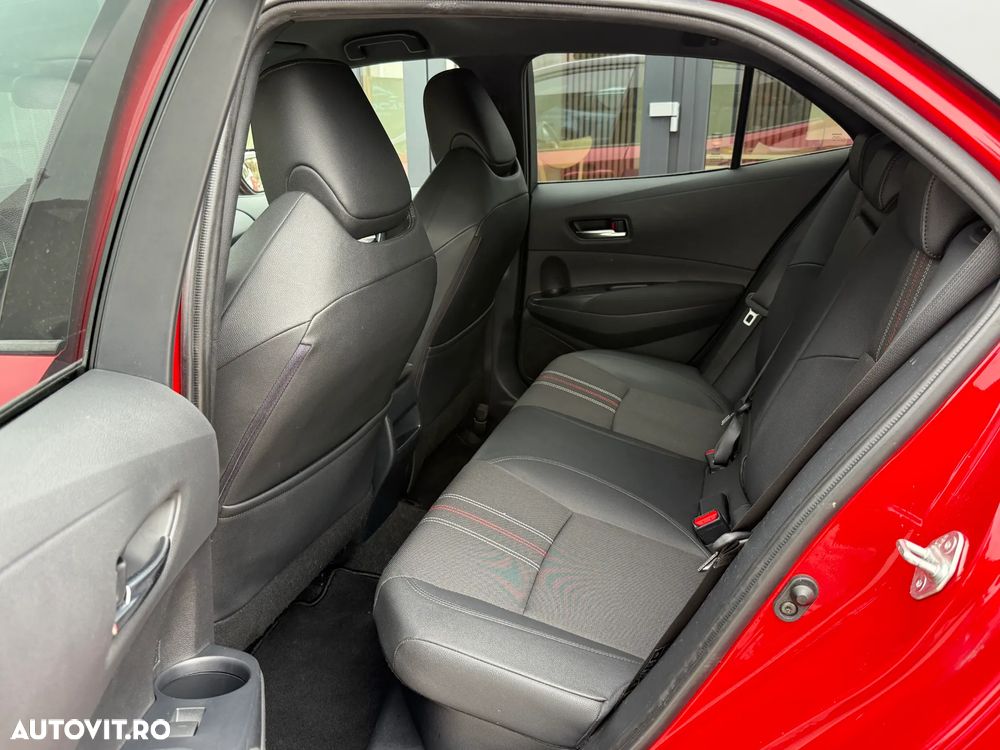 Toyota Corolla 1.8 HSD Dynamic GR Sport - 16