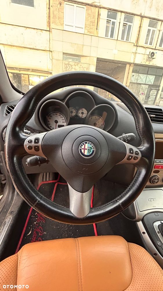 Alfa Romeo GT 2.0JTS Distinctive Sel - 3