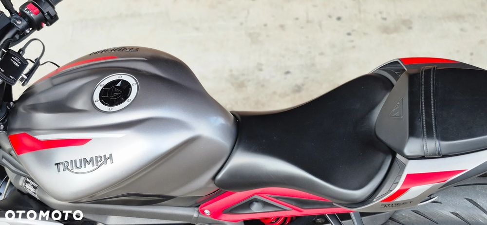 Triumph Street Triple - 27