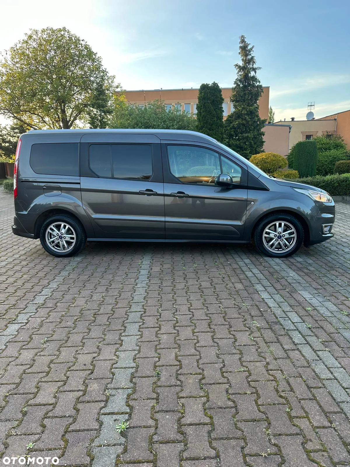 Ford Tourneo Connect Gr 1.5 EcoBlue Titanium - 3