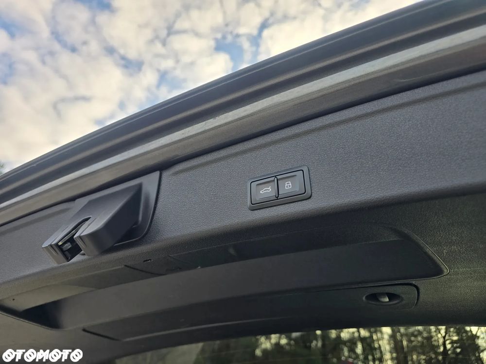 Audi A4 Avant 2.0 TDI S tronic - 24