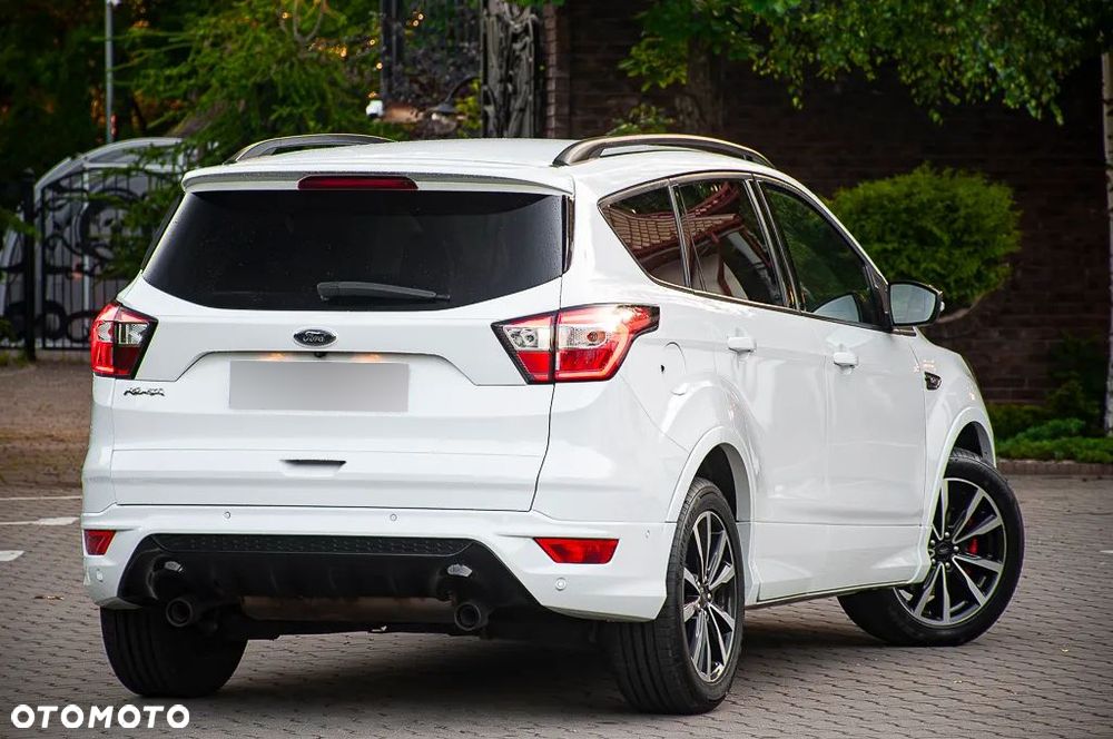 Ford Kuga 1.5 EcoBoost 2x4 ST-Line - 12